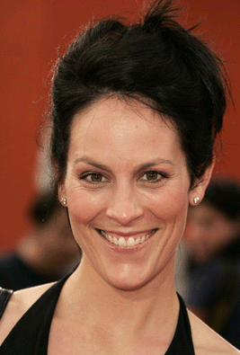 Annabeth Gish as Mary